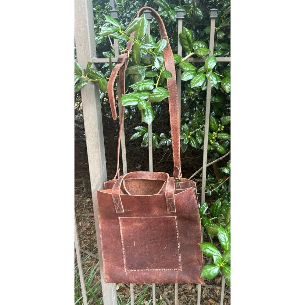 SUGARBOO & CO. Distressed oiled large tote in Cognac